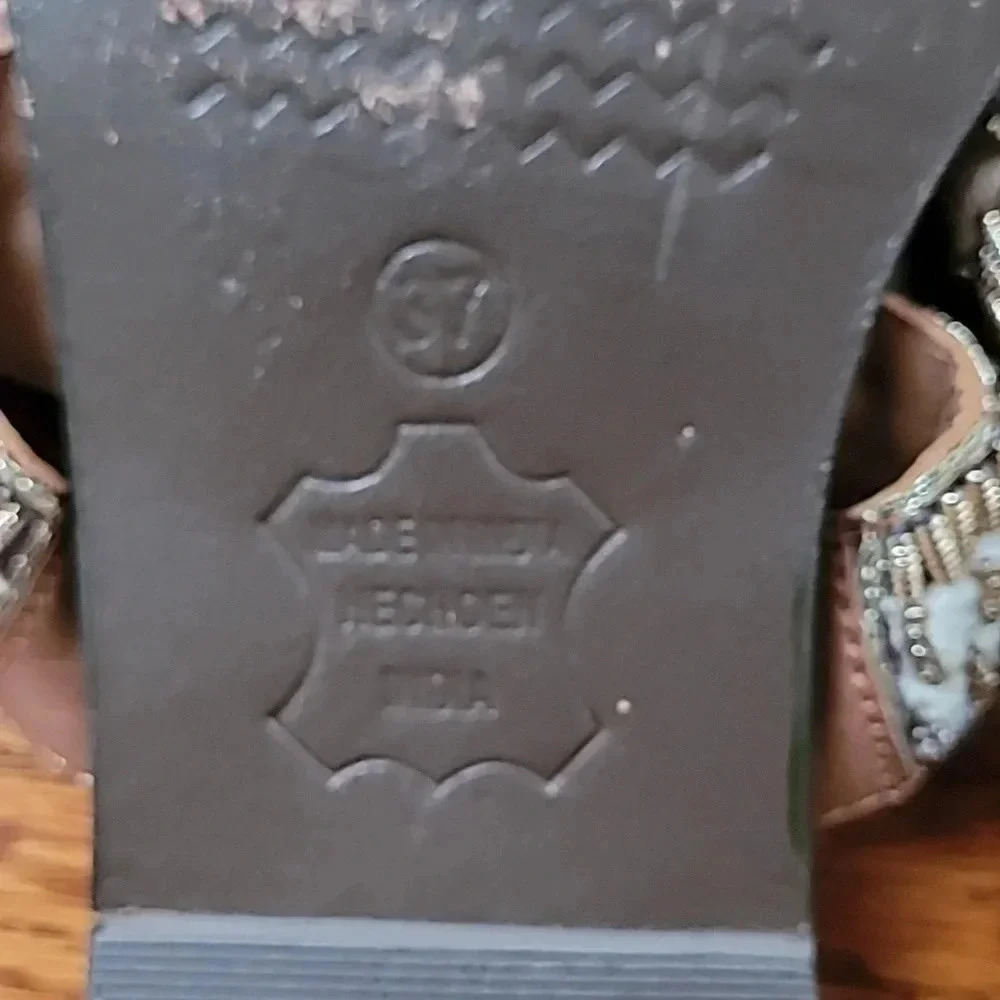 Sandals - Picture 3 of 3
